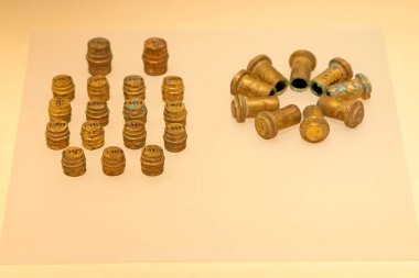 Eski Çin bronz eşyaları, fotoğrafa yakın çekim.