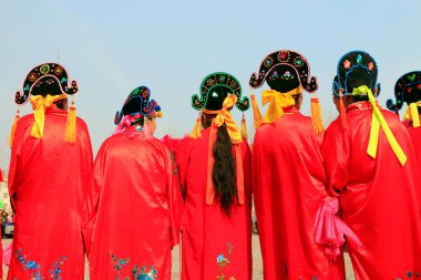 Geleneksel Çin usulü Yanko halk dansları gösterisi, Luannan County, Hebei Eyaleti, Chin
