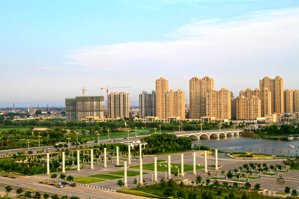 ЛУАННАНСКАЯ СТРАНА - 14 ИЮЛЯ: 14 июля 2014 года, округ Луаннан, провинция Хэбэй, Чин