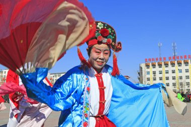 Luannan İlçesi - 20 Şubat: Çin geleneksel Yanko halk dansları gösterisi 20 Şubat 2016 tarihinde, Luannan County, Hebei Eyaleti, Çin 