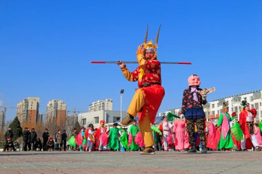 Luannan Eyaleti - 24 Şubat: Çin geleneksel Yanko halk dansları gösterisi 24 Şubat 2016 tarihinde, Luannan County, Hebei Eyaleti, Çin 