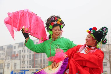 Luannan County - 3 Mart 2018: Yangge Dans Performansı, Luannan County, Hebei Eyaleti, Çin
