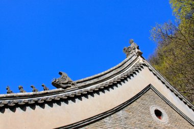 Geleneksel Çin tarzı mimari tapınaklar gri fayanslar, fotoğrafa yakın çekim