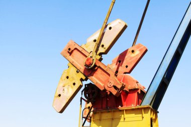 CAOFEIDIAN - 2 Mayıs 2014 tarihinde JiDong petrol sahasında dengeli ışın pompalama ünitesi, kaofeidyen, hebei bölgesi, Çin.