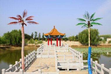 LUANNAN COUNTY - 7 AĞUSTOS: kırsal Çin mimari tarzı pavyon, 7 Ağustos 2014, Luannan County, Hebei Eyaleti, Çin