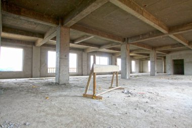 Bitmemiş beton döküm salonu, fotoğrafın yakın çekimi