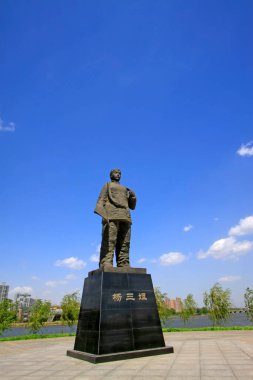 Olağanüstü Çinli bayan Yang Sanjie heykeli, Luannan County, Çin