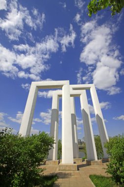 Luannan İlçesi - 19 Mayıs 2015 'te bir parkta büyük heykeller, Luannan İlçesi, Hebei Eyaleti, Çin