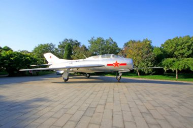 Çinli emekli savaş uçakları parkta.