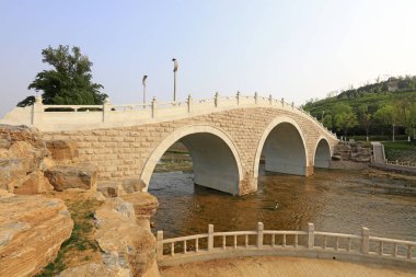 Eşitlikteki köprü manzarası