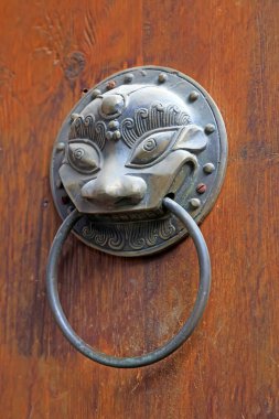 Bakır kapı tokmağı.