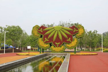 Çin bitkisi heykeli.