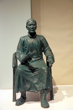 Tangshan Şehri - 21 Ocak 2017: Çin 'in Hebei kentinde Ping Operasının kurucusu Cheng Zhaocai' nin heykeli