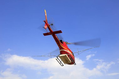 Luannan County - 3 Eylül 2018: Havada uçan tarım helikopterleri, Luannan County, Hebei Eyaleti, Chin