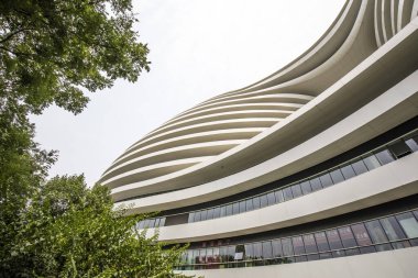 Pekin - 27 Haziran 2019: Galaxy SOHO Mimari Sahnesi, Pekin, Çin.