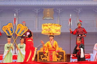 Luannan County - 29 Eylül 2015: Antik Çin saray hayatı gösterisi, Luannan County, Hebei, Çin, 29 Eylül 2015