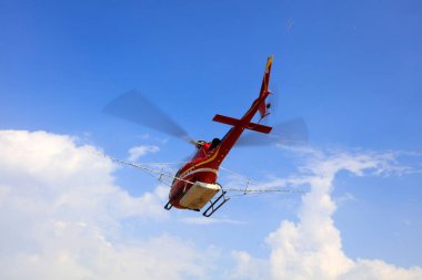 Luannan County - 3 Eylül 2018: Havada uçan tarım helikopterleri, Luannan County, Hebei Eyaleti, Chin