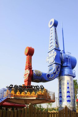 17 Mayıs 2014 'te, Mutlu Vadi' de tuhaf bir manzara mimarisi, Tianjin, Çin.