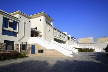 Bir parkta Çin klasik mimarisi