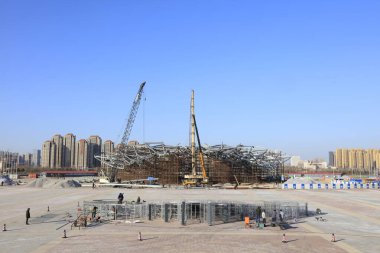 Tangshan - 31 Ocak: İşlek inşaat alanı, Tangshan Dünya Bahçecilik Fuarı, 31 Ocak 2016, Tangshan Şehri, Çin