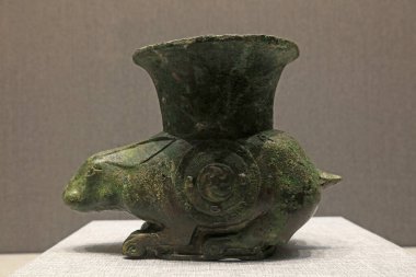 Çin yapımı bronz el sanatları, yakın plan fotoğraf.