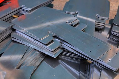 Çelik kürek bıçağı pul ile oluşur.