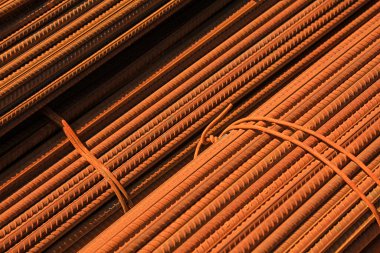 Oksitlenen paslı vida çeliği, yakın plan fotoğraf.