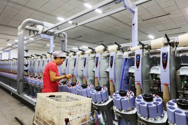 Tangshan City - 4 Ocak 2018: işçiler Tangshan City, Hebei, Chin 'de