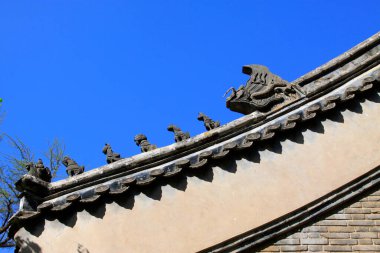 Geleneksel Çin tarzı mimari tapınaklar gri fayanslar, fotoğrafa yakın çekim
