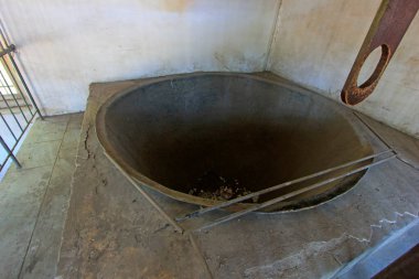 dev büyük demir tava