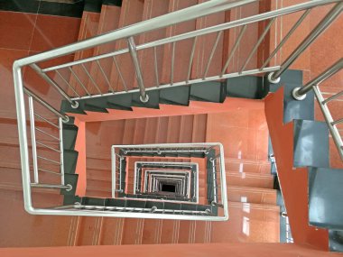 sarmal merdiven, fotoğrafa yakın çekim.