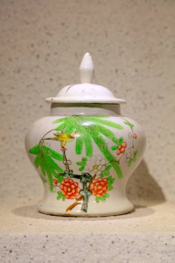 Çin seramik kabı, fotoğrafa yakın çekim.