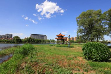 Parktaki pavyonun mimari manzarası, Luannan County, Hebei Eyaleti, Çin