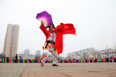 Luannan County - 3 Mart 2018: Yangge Dans Performansı, Luannan County, Hebei Eyaleti, Çin