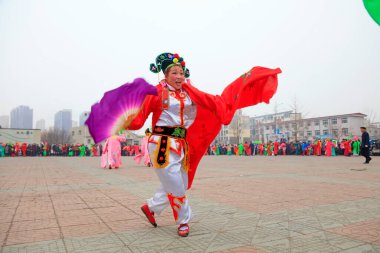 Luannan County - 3 Mart 2018: Yangge Dans Performansı, Luannan County, Hebei Eyaleti, Çin