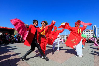 Luannan County - 1 Mart 2018: Yangge Dans Performansı, Luannan County, Hebei Eyaleti, Çin