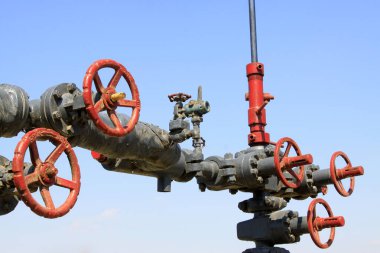 Gri çizgi ve kırmızı el tekerleği, fotoğrafa yakın çekim