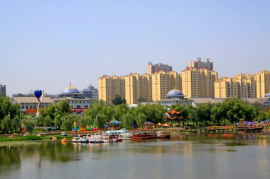LUANNAN COUNTY - 14 Temmuz 2014 'te Kuzey Nehri Parkı' nın çevreleyen mimari manzarası, Luannan County, Hebei Eyaleti, Chin