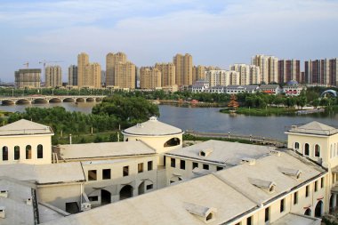 Şehir inşaatları, fotoğraflara yakın çekim.