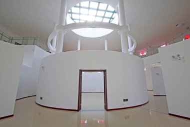 LUANNAN COUNTY - 18 Eylül 2014 'te Hebei Eyaleti, Çin' deki bir sanat galerisinde iç halka yapısı inşa etmek