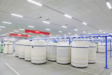 Yapım atölyesinde dönen makineler ve ekipmanlar, Luannan ilçesi, hebei bölgesi, Çin