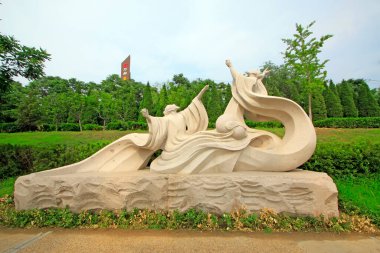 Parktaki karakter heykeli