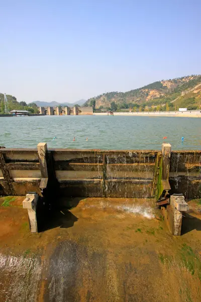 Büyük Duvar manzaralı alan rezervuarı