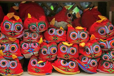 Kaplan başlı çocuk ayakkabıları.