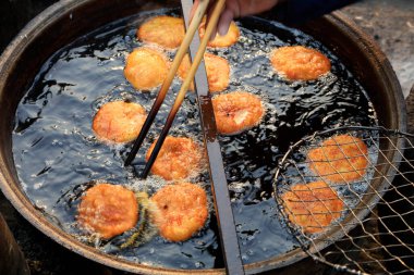 Çin geleneksel atıştırmalıkları kızarmış kek.