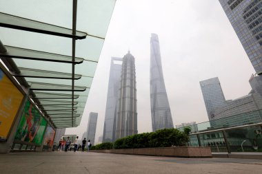 Şangay - 30 Mayıs 2018: Şangay Lujiazui CBD Sahne Cam Binası, Şangay, Çin