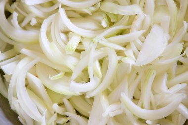 Soğan dilimleri, fotoğrafa yakın çekim.