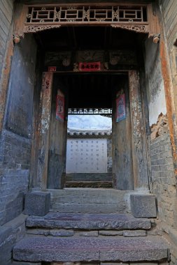 Çin 'de bir ev kapısı.