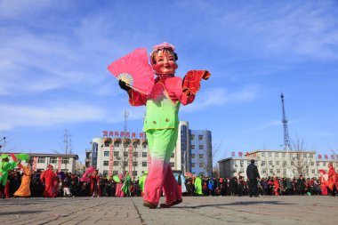 Luannan County - 6 Şubat 2017: Çinli Yangko performansı, Luannan County, Hebei Eyaleti, Chin
