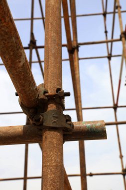 Oksitlenme paslı iskele, yakın plan fotoğraf.